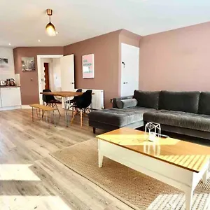 Boutique 3-bed Townhouse With Garden And Parking , Newcastle upon Tyne United Kingdom