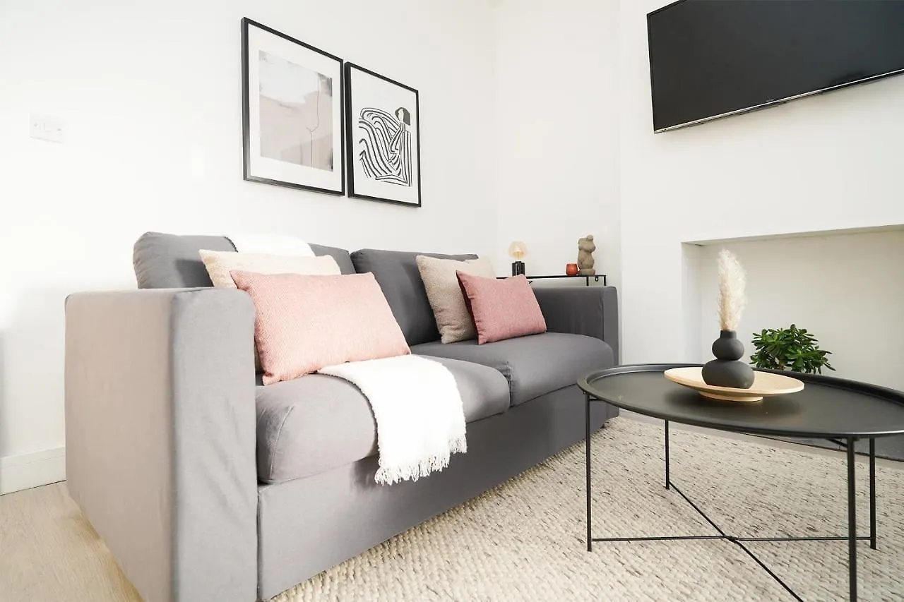 Charlotte House, Entire Private House, Close To City Centre, Wifi Sheffield